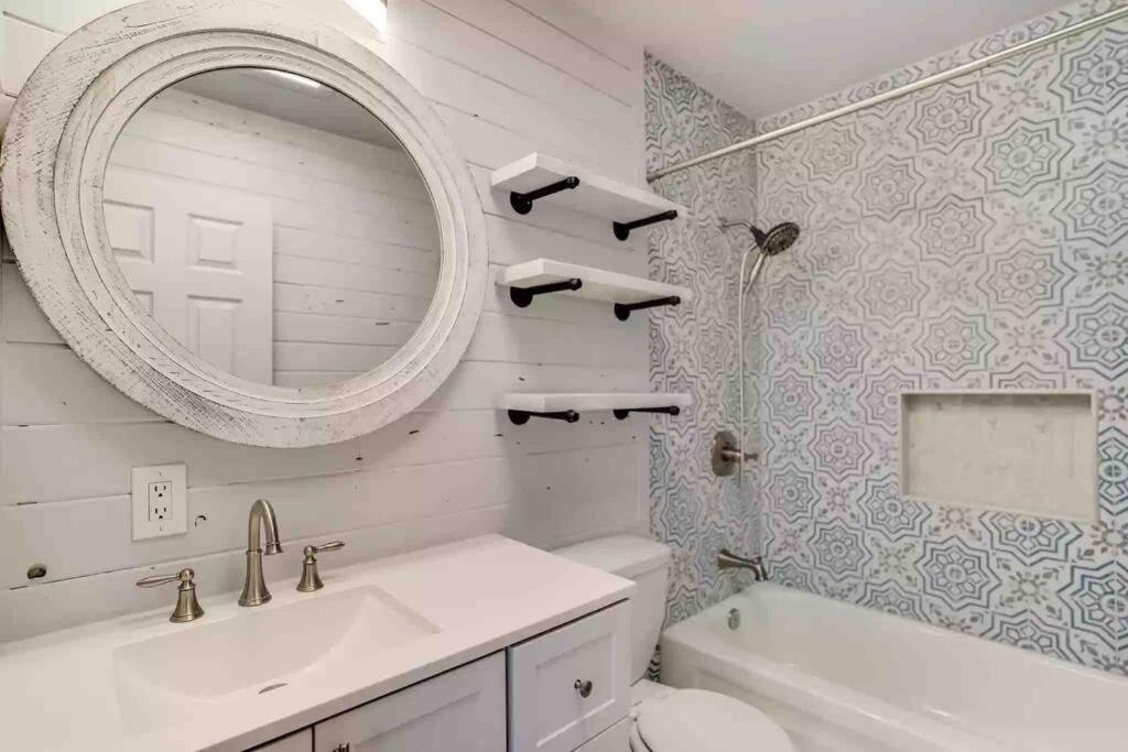 Comfy, Contemporary Quiet Retreat Vacation Home With Views Αλμπουκέρκι Εξωτερικό φωτογραφία